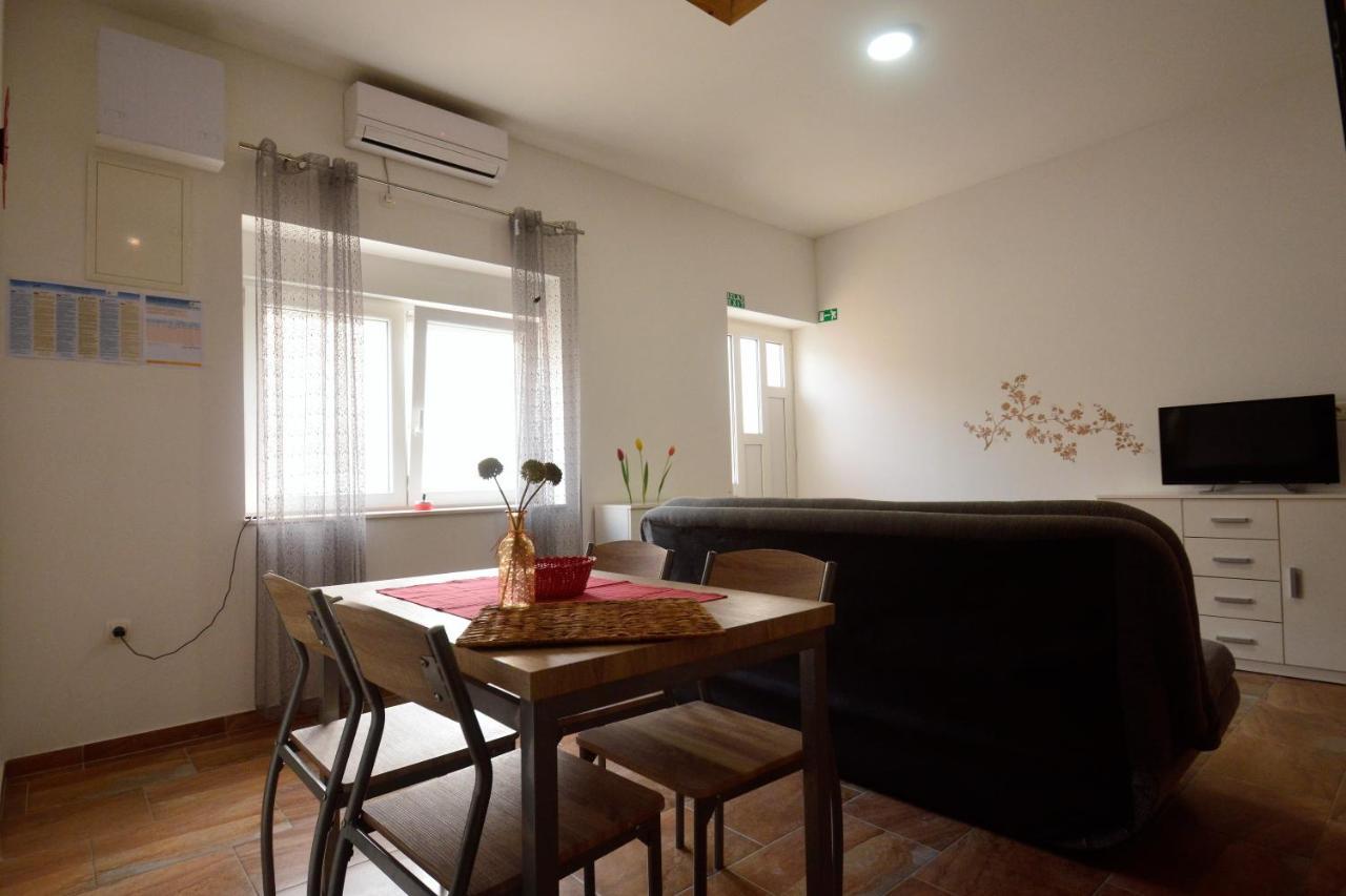 Kala And Tina Apartments โปดสตรานา ภายนอก รูปภาพ